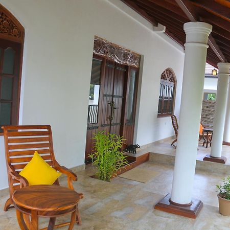 Nivahana Homestay Kandy Bagian luar foto