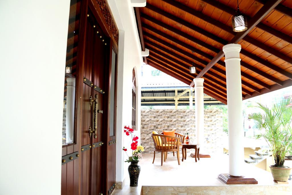 Nivahana Homestay Kandy Bagian luar foto