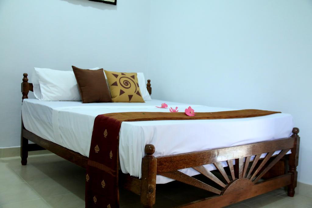 Nivahana Homestay Kandy Bagian luar foto