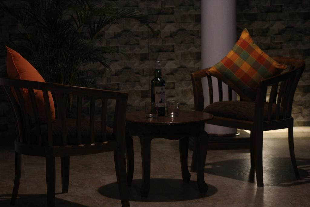 Nivahana Homestay Kandy Bagian luar foto