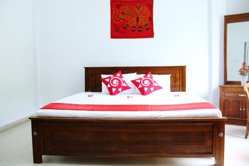 Nivahana Homestay Kandy Bagian luar foto