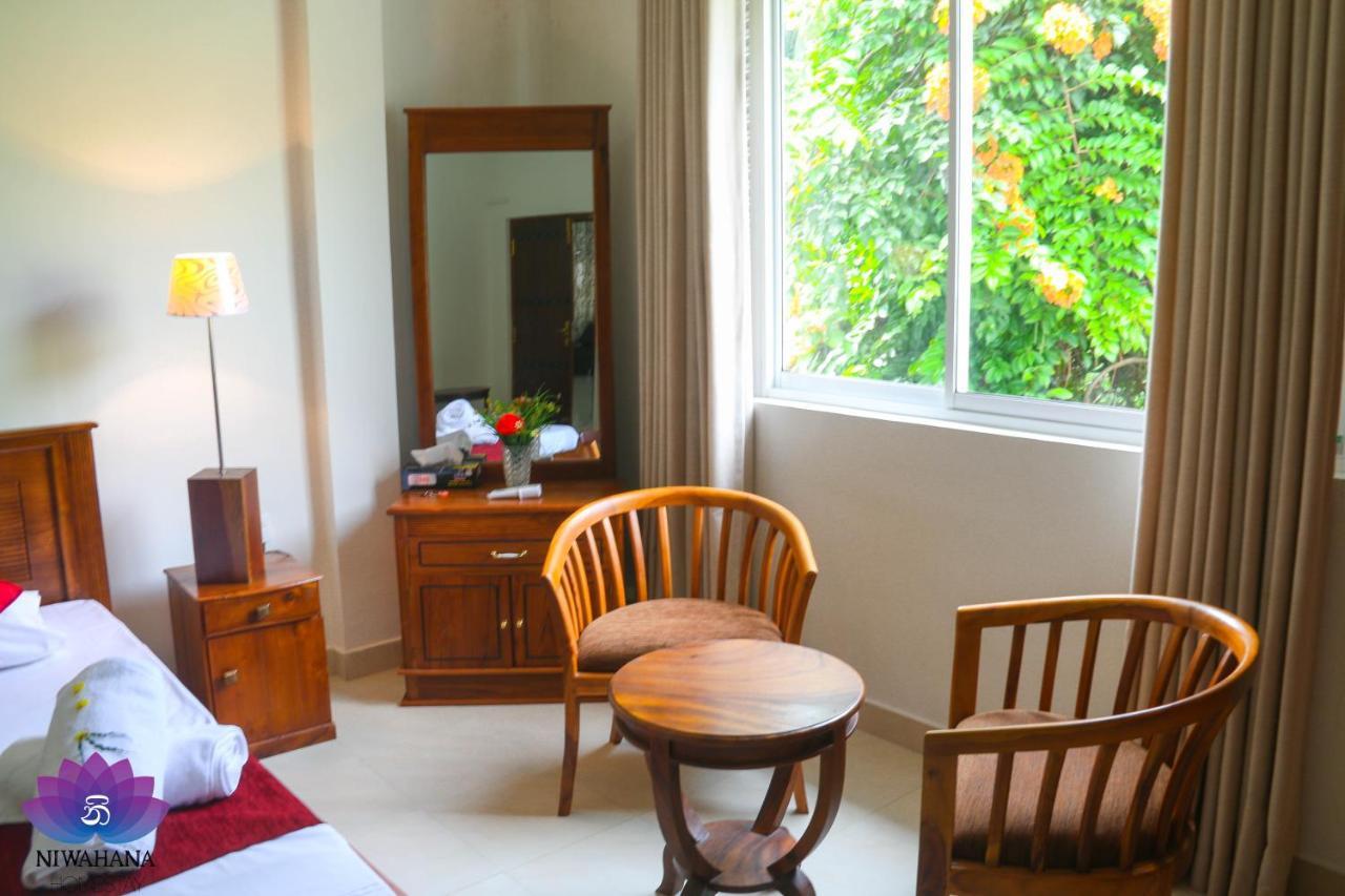 Nivahana Homestay Kandy Bagian luar foto
