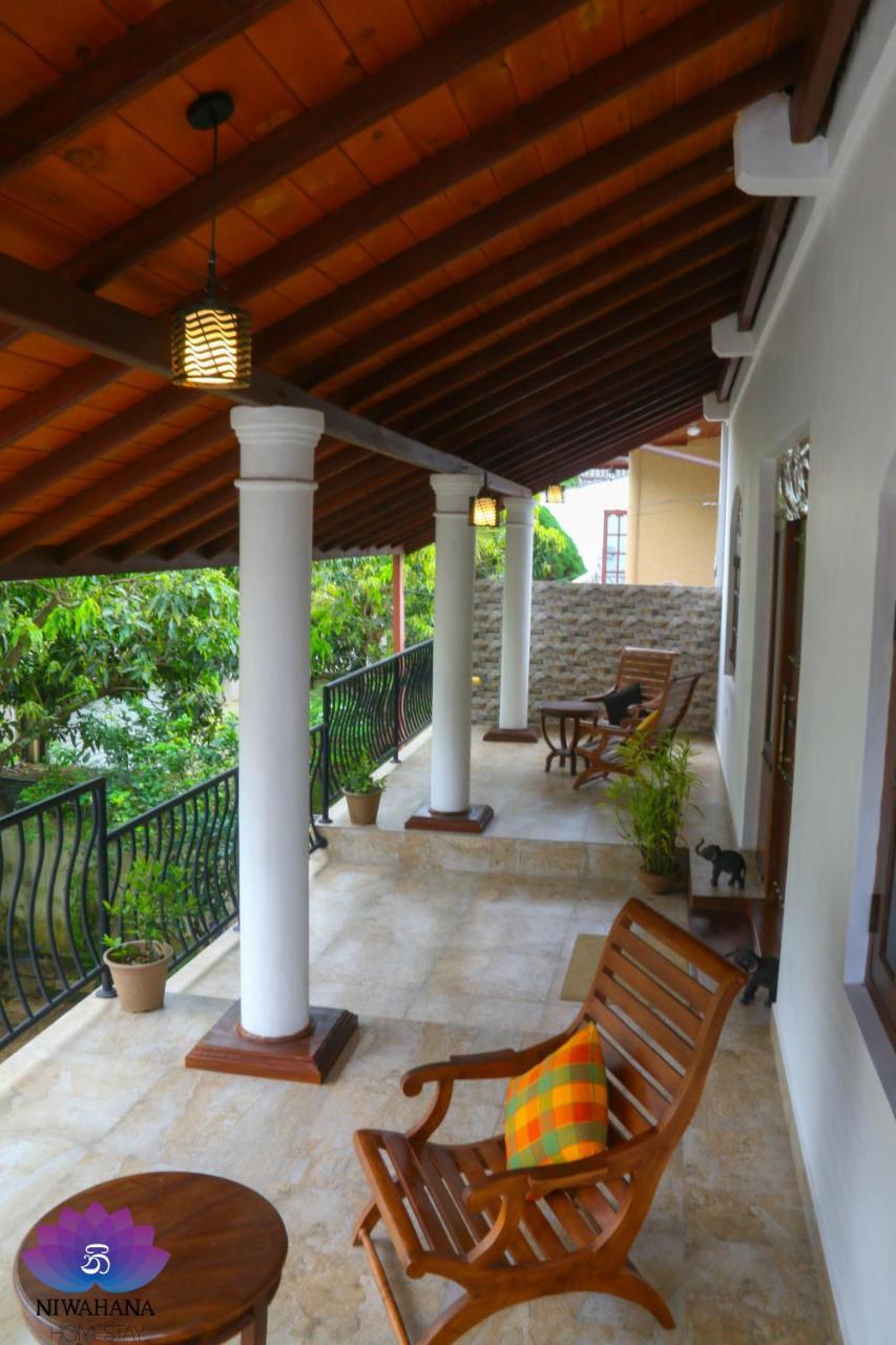 Nivahana Homestay Kandy Bagian luar foto