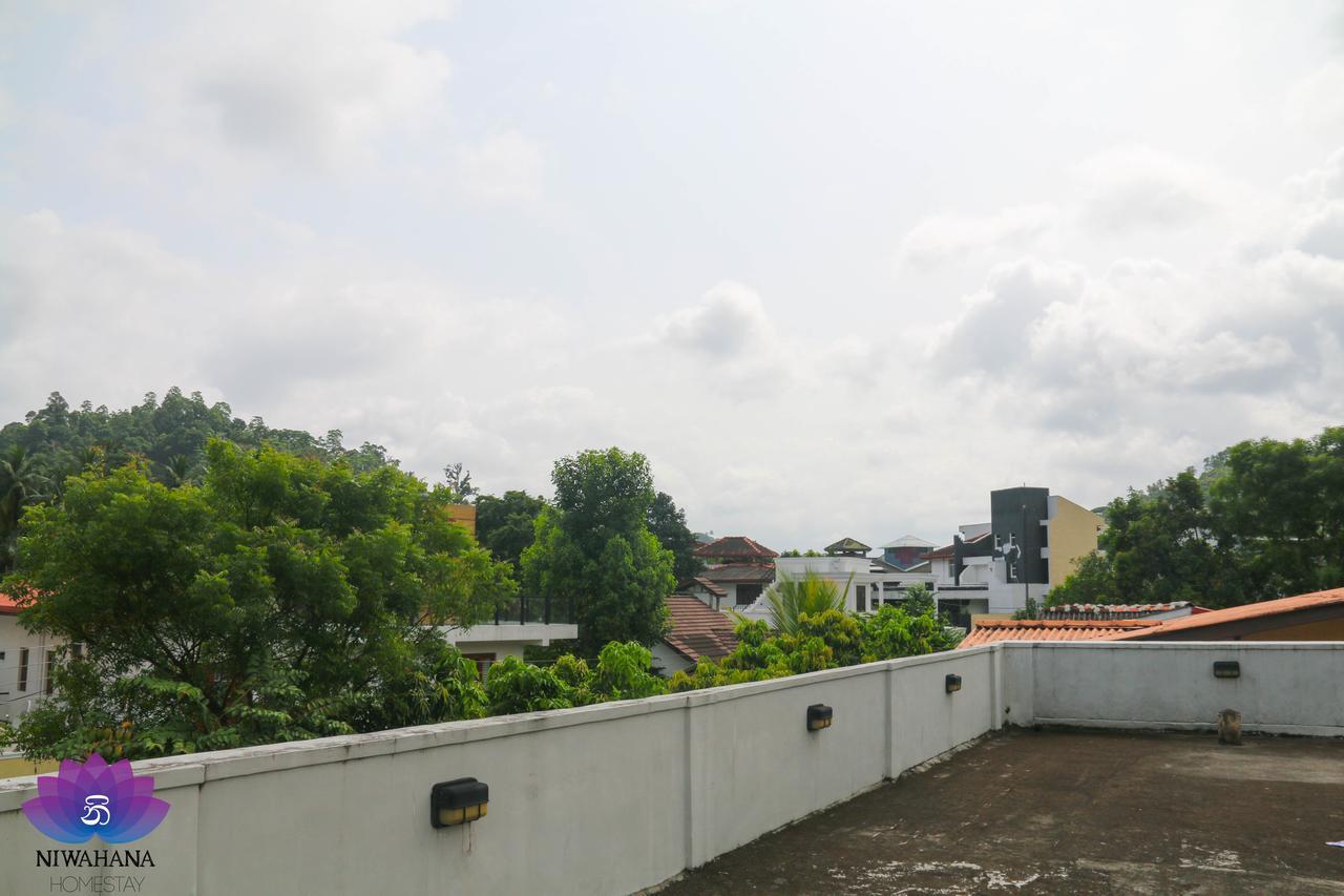 Nivahana Homestay Kandy Bagian luar foto