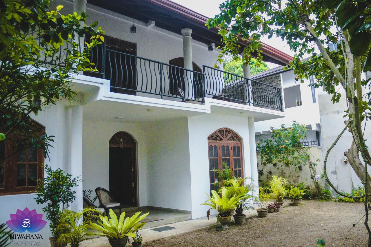 Nivahana Homestay Kandy Bagian luar foto