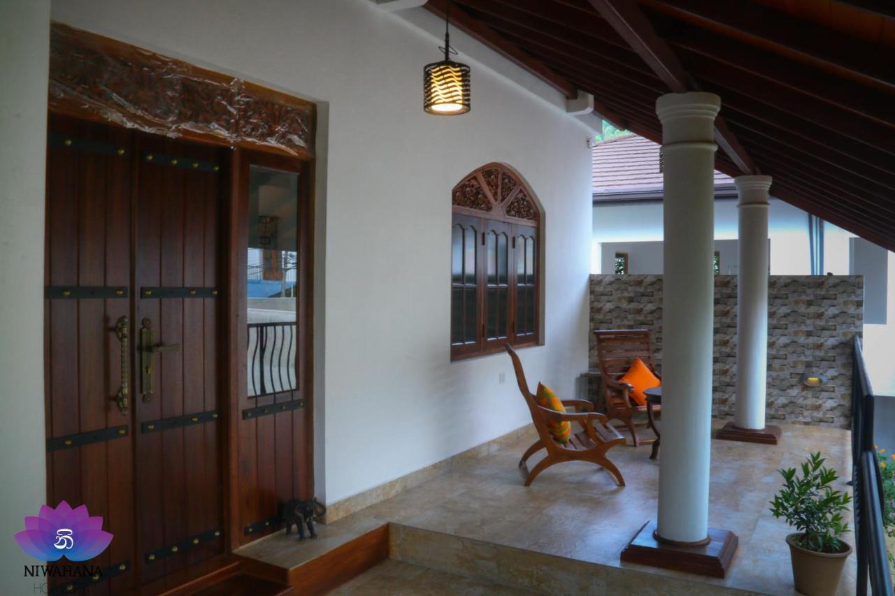 Nivahana Homestay Kandy Bagian luar foto